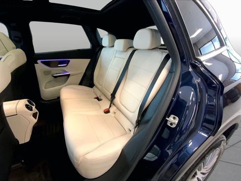 Used 2024 Mercedes-Benz GLC 300 4MATIC image 17