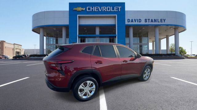 Used 2024 Chevrolet Trax LS FWD image 8