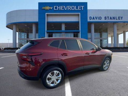 Used 2024 Chevrolet Trax LS FWD image 8