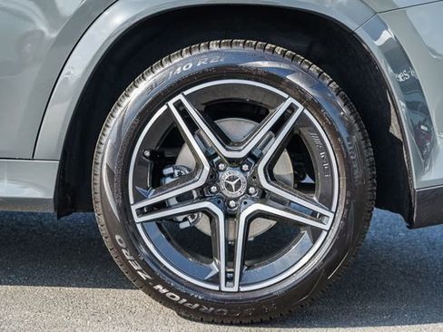 New 2026 Mercedes-Benz GLS 450 4MATIC image 18