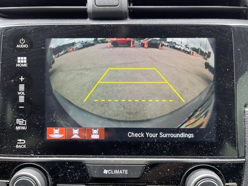 Used 2018 Honda Civic Touring image 9