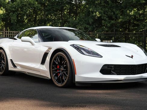 Used 2016 Chevrolet Corvette Z06 w/ 2LZ Preferred Equipment Group RWD image 18