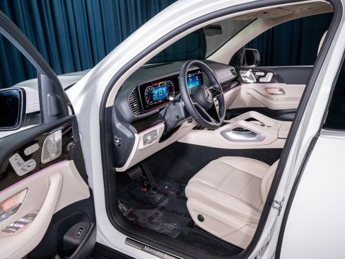 New 2026 Mercedes-Benz GLS 450 4MATIC image 11