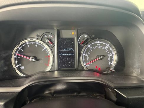 Used 2020 Toyota 4Runner TRD Off-Road Premium w/ Moonroof Package AWD/4WD image 17