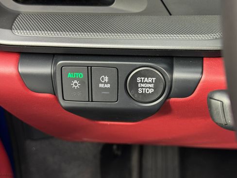 Used 2025 Porsche 911 Carrera image 17