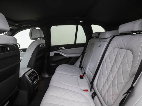 New 2026 BMW X5 xDrive40i w/ M Sport Package AWD/4WD image 22