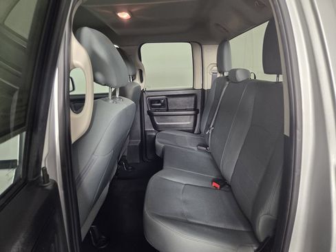 Used 2019 RAM 1500 Express RWD image 23