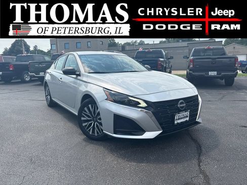Used 2025 Nissan Altima 2.5 SV FWD image 1