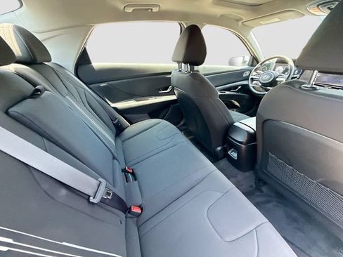 Certified 2025 Hyundai Elantra SEL w/ Cargo Package FWD image 24