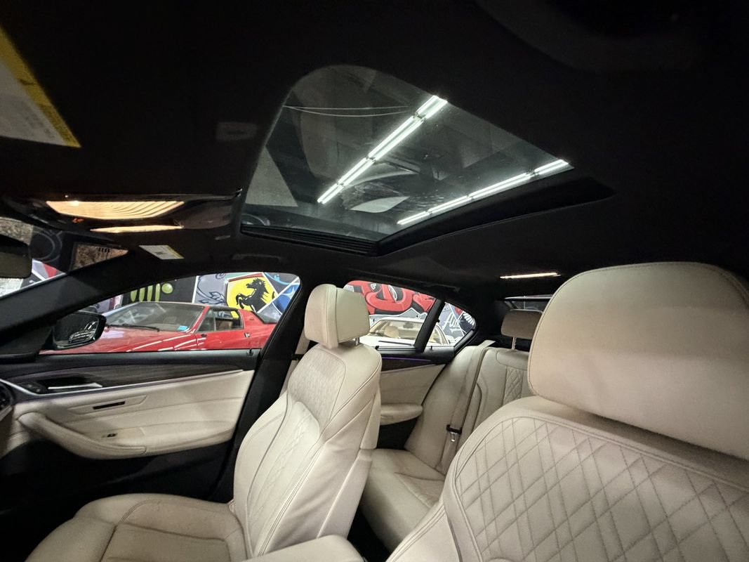 Used 2018 BMW M550i xDrive AWD/4WD image 33