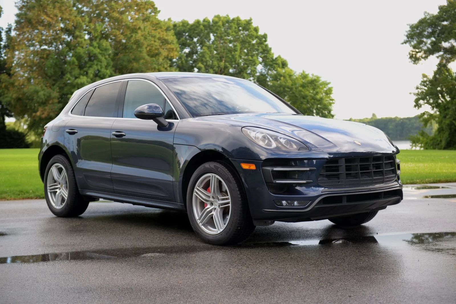 Used 2016 Porsche Macan Turbo AWD/4WD image 1