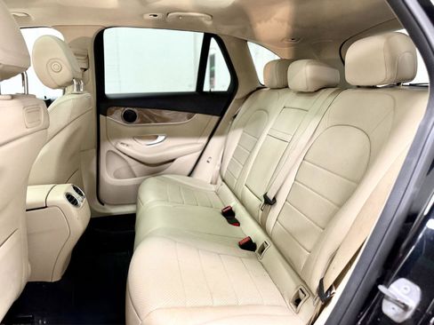 Used 2018 Mercedes-Benz GLC 300 4MATIC image 16