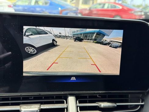 Certified 2025 Chevrolet Trax LT w/ LT Convenience Package FWD image 26