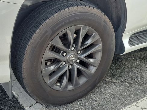 Used 2023 Lexus GX 460 Premium image 10