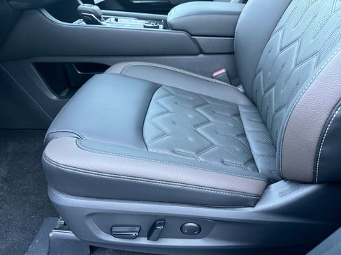 New 2026 Nissan Pathfinder Platinum image 33