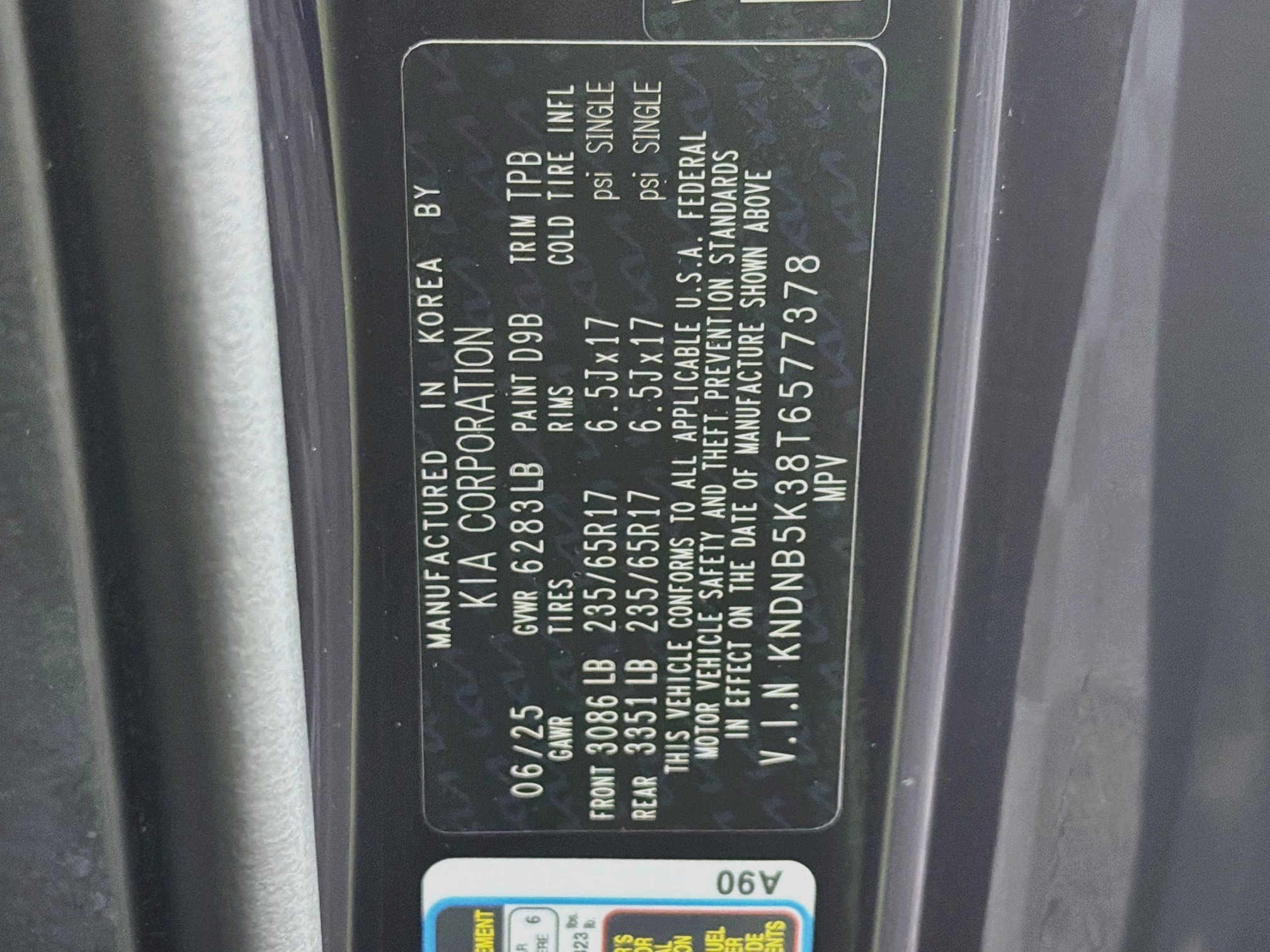 Used 2026 Kia Carnival FWD image 12