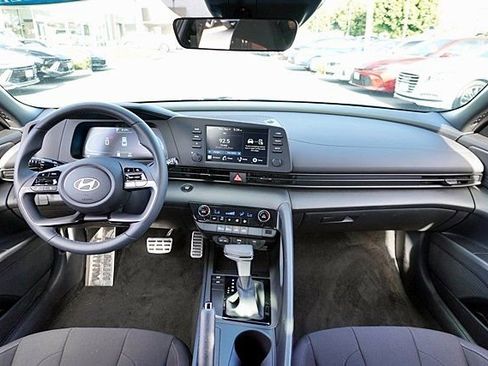Certified 2026 Hyundai Elantra Sport FWD image 17
