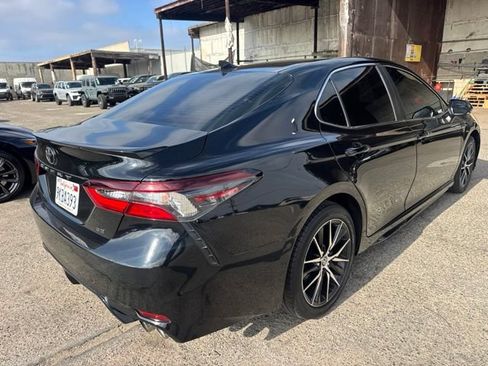 Used 2024 Toyota Camry SE FWD image 5