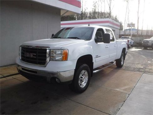 Used 2008 GMC Sierra 2500 SLT w/ Z71 Off-Road Package image 15