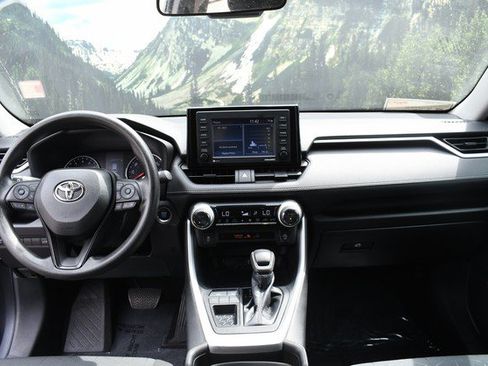 Used 2022 Toyota RAV4 XLE w/ Convenience Package FWD image 18