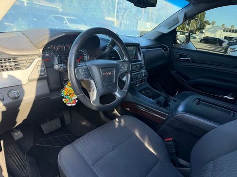 Used 2019 GMC Yukon SLE w/ SLE Value Package image 6
