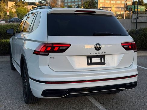 Used 2022 Volkswagen Tiguan SE R-Line FWD image 12
