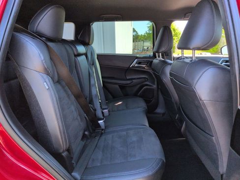 Used 2023 Mitsubishi Outlander SE Black Edition image 30