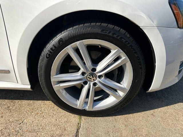 Used 2015 Volkswagen Passat 1.8T SE FWD image 36