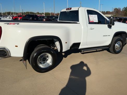 Used 2024 Chevrolet Silverado 3500 LT image 9