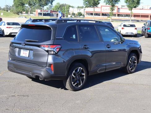 Used 2025 Subaru Forester Limited w/ Popular Package #1 AWD/4WD image 8