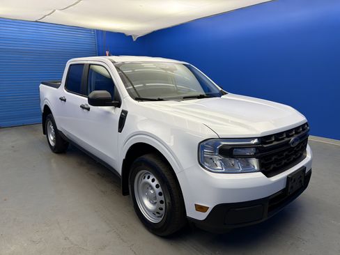 Used 2024 Ford Maverick XL image 2