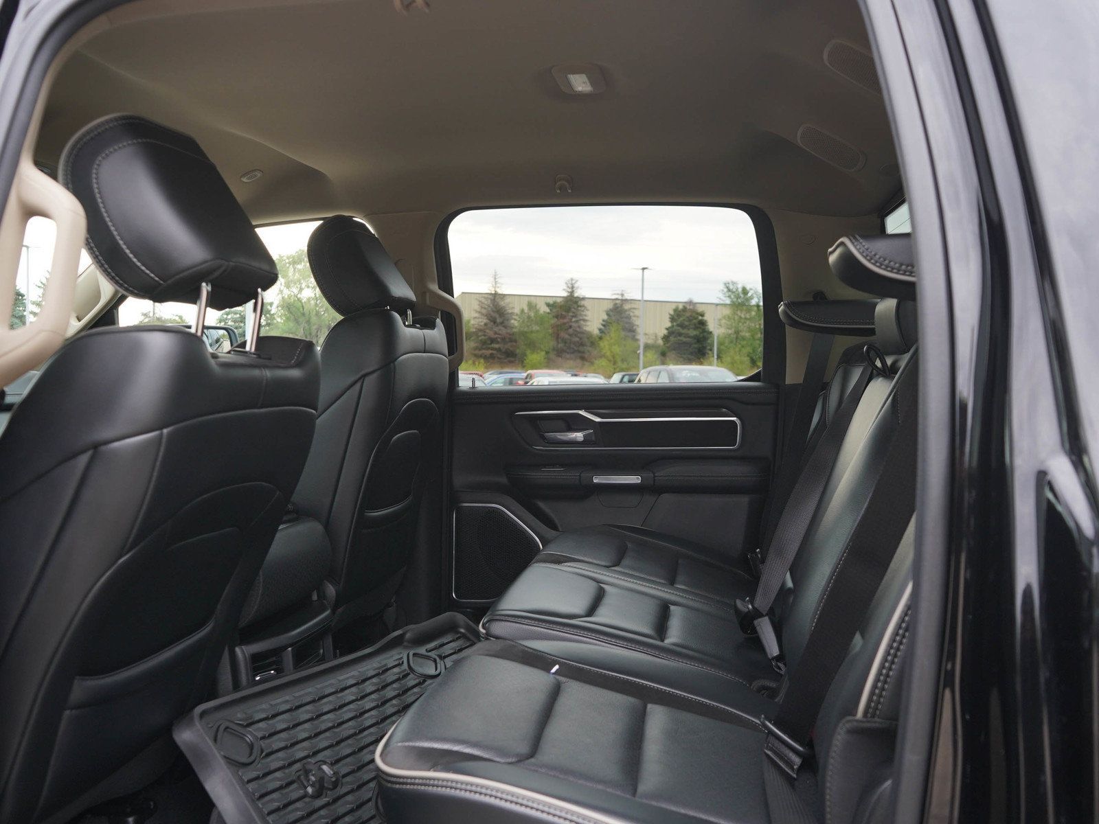 Used 2021 RAM 1500 Laramie AWD/4WD image 15