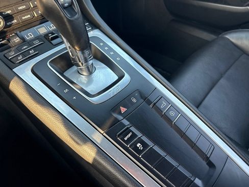 Used 2018 Porsche 718 Cayman RWD image 17