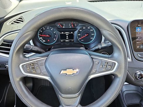 Used 2022 Chevrolet Malibu LT FWD image 19