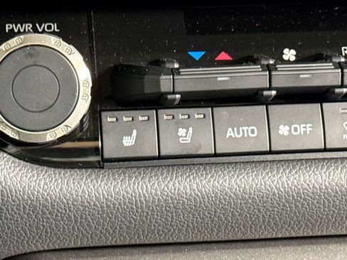 Used 2023 Toyota Sequoia Limited w/ Tow Technology Package AWD/4WD image 37