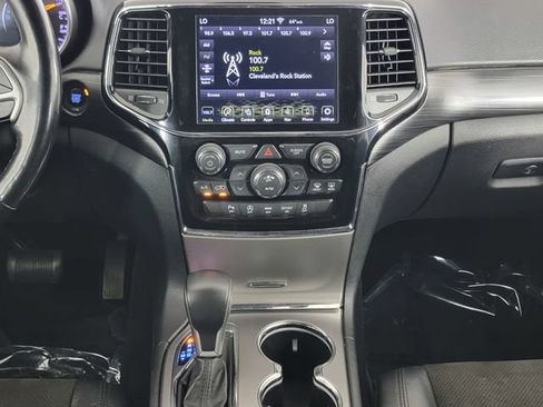Used 2020 Jeep Grand Cherokee Altitude AWD/4WD image 19