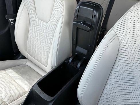 Used 2020 Buick Encore GX Essence w/ Advanced Technology Package AWD/4WD image 29
