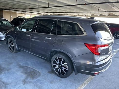 Used 2021 Honda Pilot Touring image 2