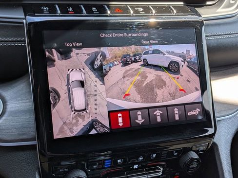 Used 2025 Jeep Grand Cherokee L Limited w/ Luxury Tech Group II image 20