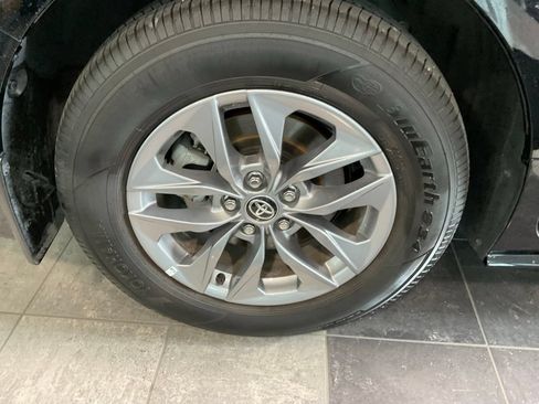 Certified 2025 Toyota Sienna XLE w/ XLE Plus Package AWD/4WD image 6