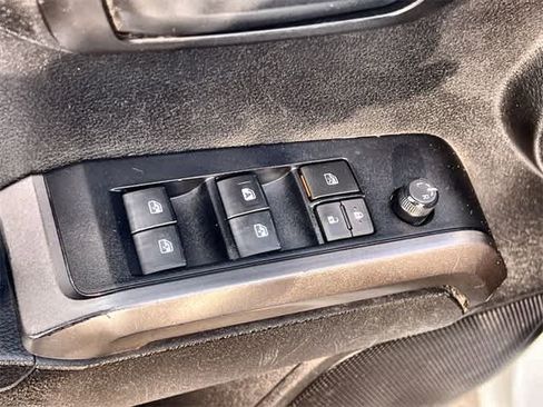 Used 2021 Toyota Tacoma SR5 w/ Trail Edition image 23