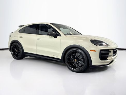 Certified 2024 Porsche Cayenne Turbo GT AWD/4WD image 7