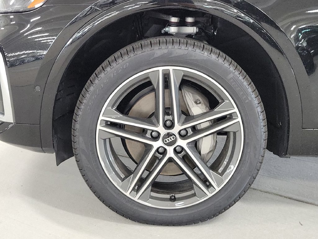 Certified 2024 Audi Q5 e Prestige AWD/4WD image 10