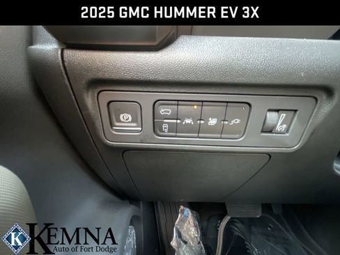 New 2025 GMC Hummer EV 3X image 21