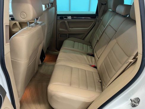 Used 2009 Volkswagen Touareg VR6 image 30