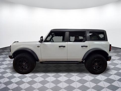 Used 2023 Ford Bronco Wildtrak image 2