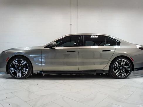 Used 2023 BMW 740i RWD image 32