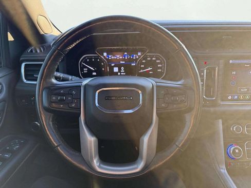 Used 2021 GMC Yukon Denali w/ Denali Premium Package image 17