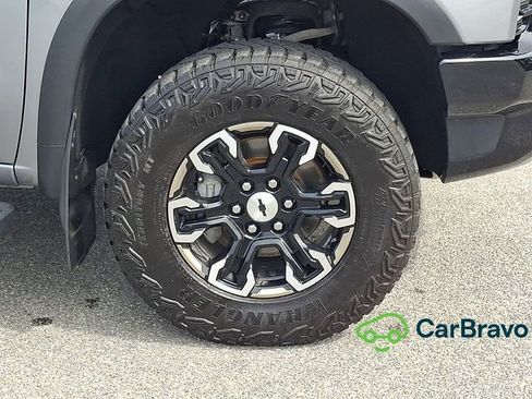 Used 2024 Chevrolet Silverado 1500 ZR2 w/ Technology Package AWD/4WD image 8