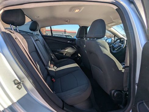 Used 2017 Chevrolet Cruze LT w/ Convenience Package image 16